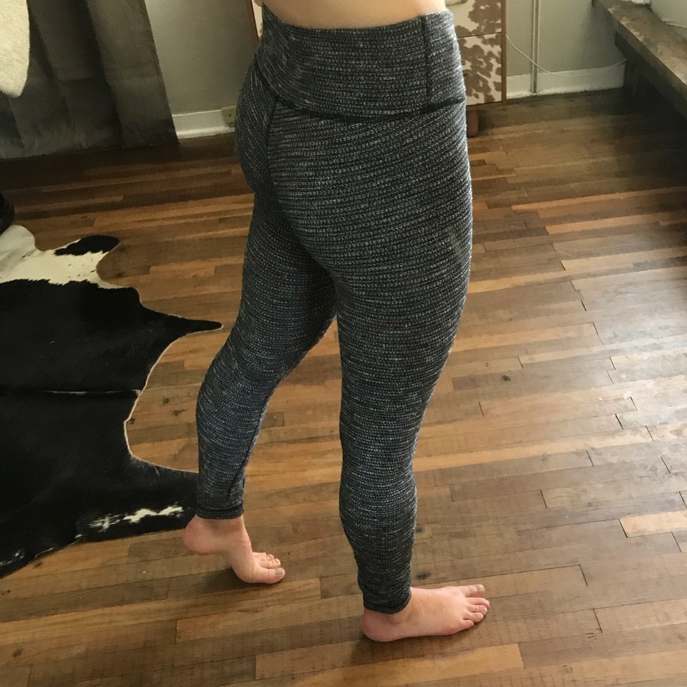 Lululemon Wunder Under Knit leggings size 4
